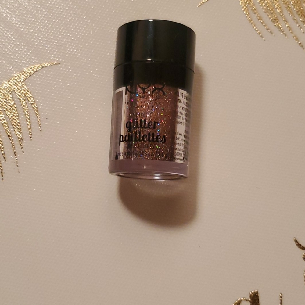 NYX GLITTER